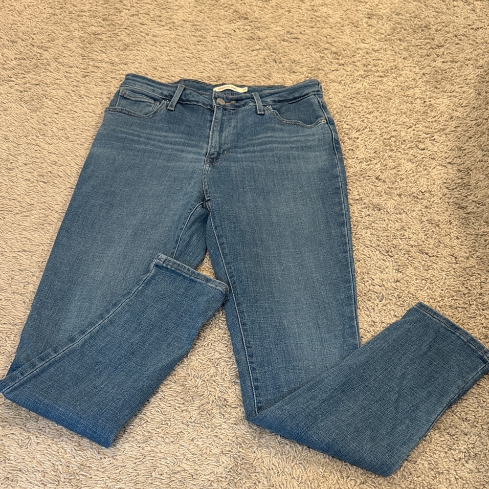 Levi’s High Rise Skinny jeans
